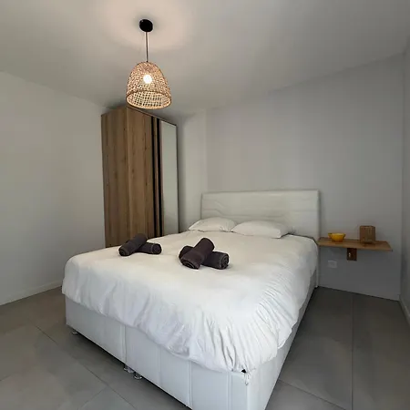 Goeland Confortable Avec Belle Terrasse Vue Degagee 3 Parking Privatif A 900 M De La Et Tous Commerces Pres De Bayeux Sur Plages Du Debarquement אסנלס