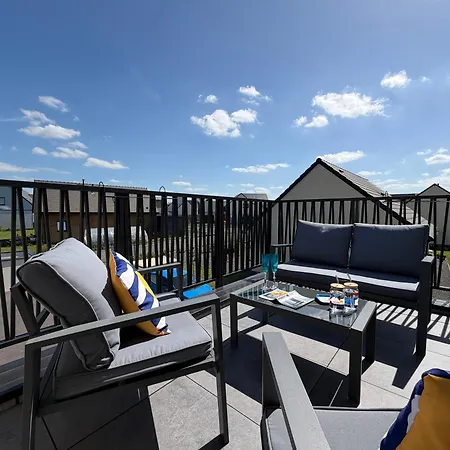 Goeland Confortable Avec Belle Terrasse Vue Degagee 3 Parking Privatif A 900 M De La Et Tous Commerces Pres De Bayeux Sur Plages Du Debarquement