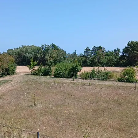 Goeland Confortable Avec Belle Terrasse Vue Degagee 3 Parking Privatif A 900 M De La Et Tous Commerces Pres De Bayeux Sur Plages Du Debarquement